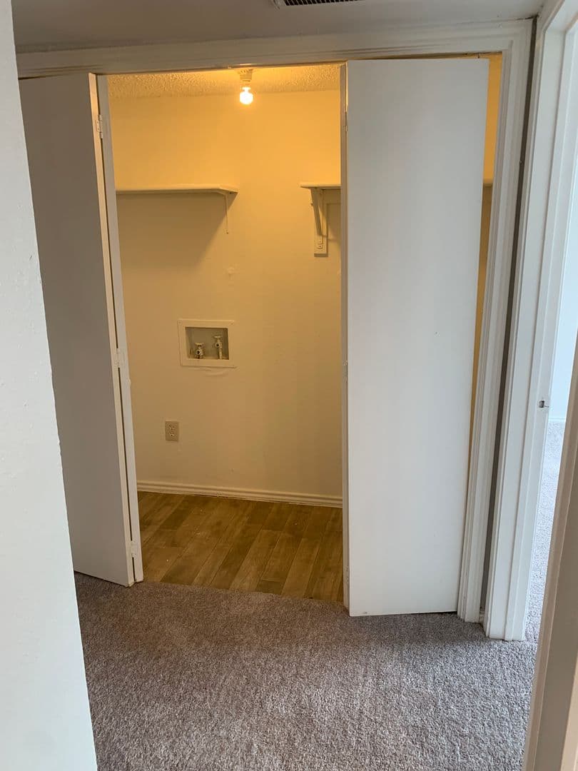 DALLAS House: 8109 SKILLMAN ST