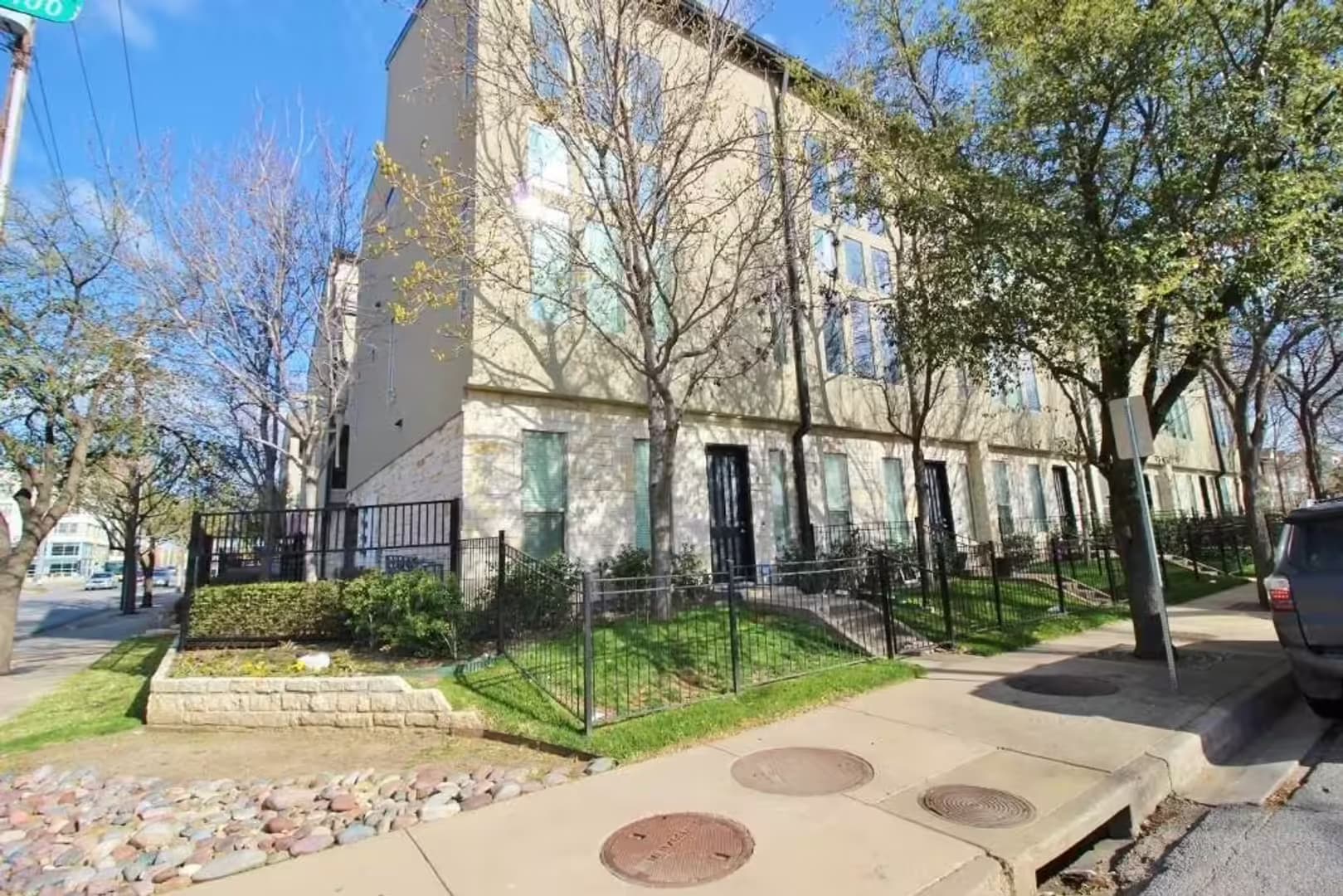DALLAS Apartment: 1600 N HASKELL
