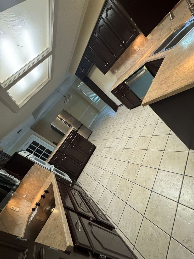 SACHSE House: 2412 RIDGEVIEW DR