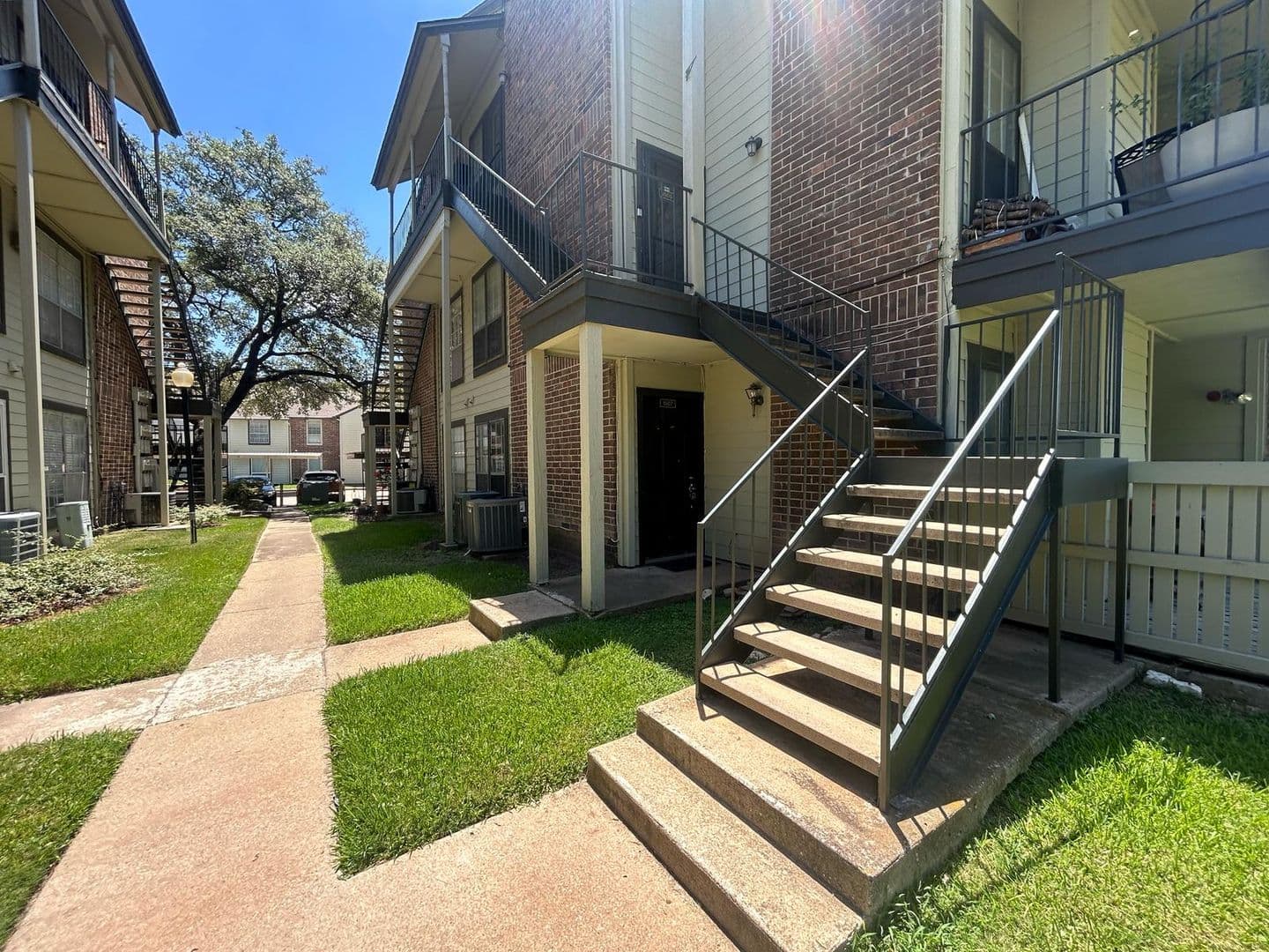 DALLAS House: 5981 ARAPAHO RD APT 1507