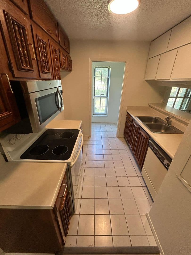 DALLAS House: 5981 ARAPAHO RD APT 1507