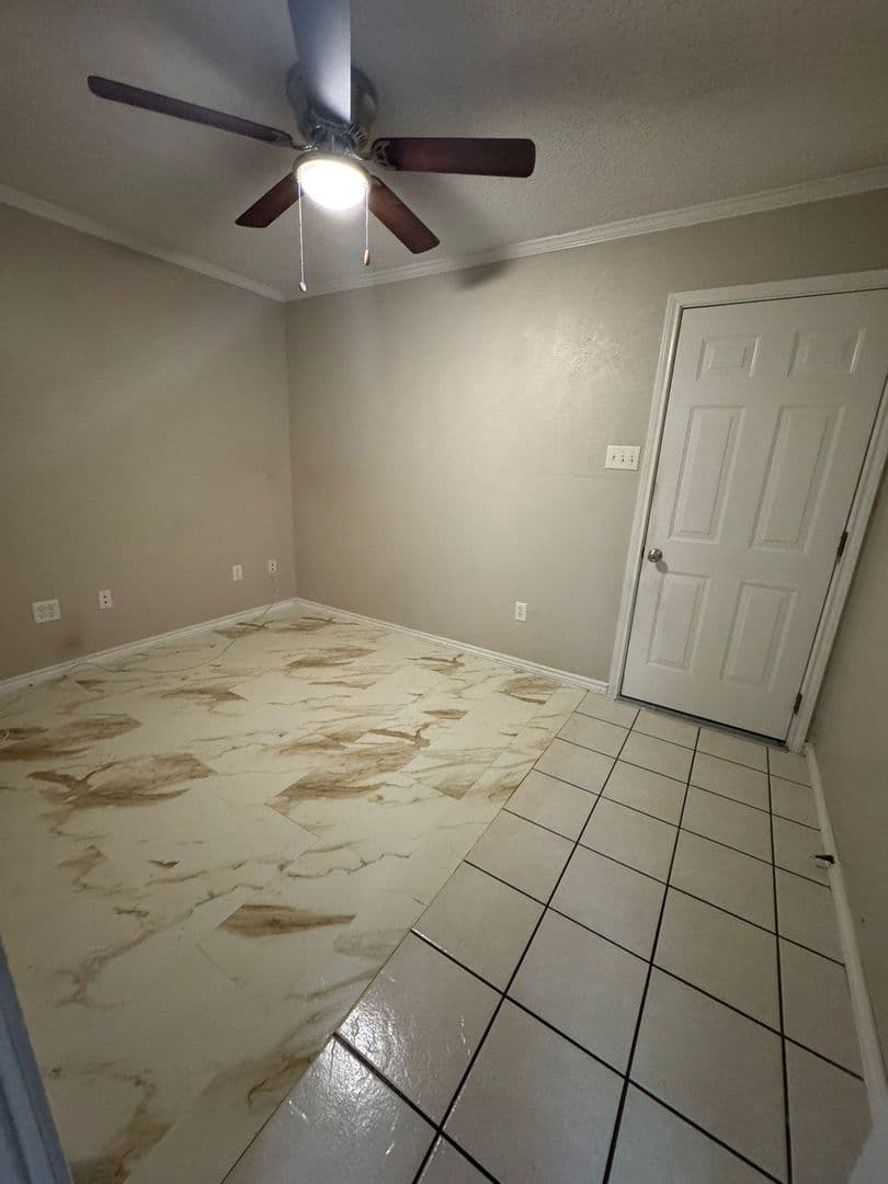 SACHSE House: 2412 RIDGEVIEW DR