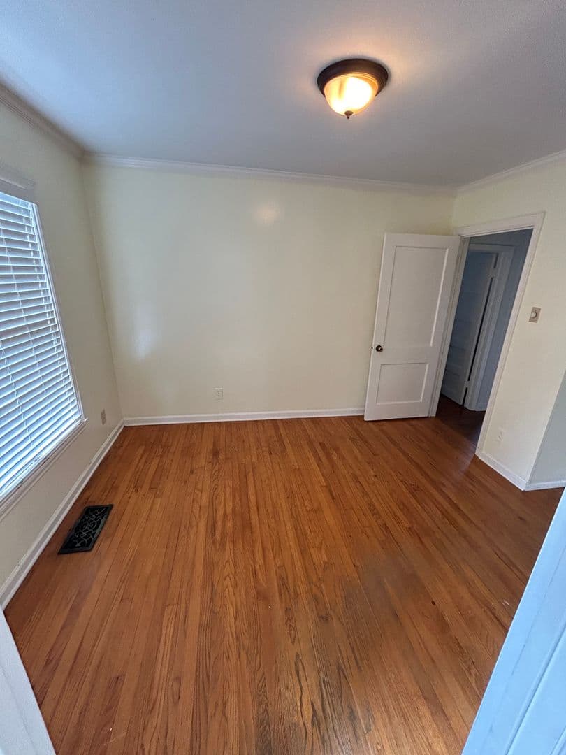 DALLAS House: 1255 SAN PATRICIO DR