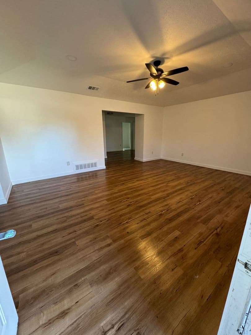 IRVING House: 2750  RIDGEWOOD ST