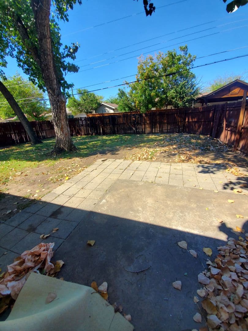 MESQUITE House: 3025 LAMBERT DR