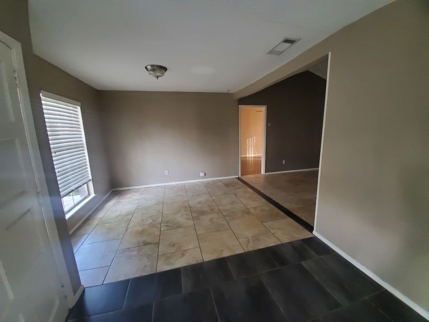 GARLAND House: 825 HUDSON DR