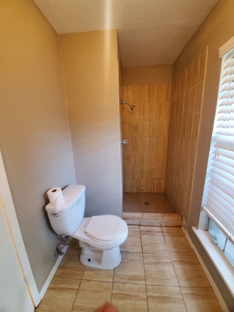 GARLAND House: 825 HUDSON DR