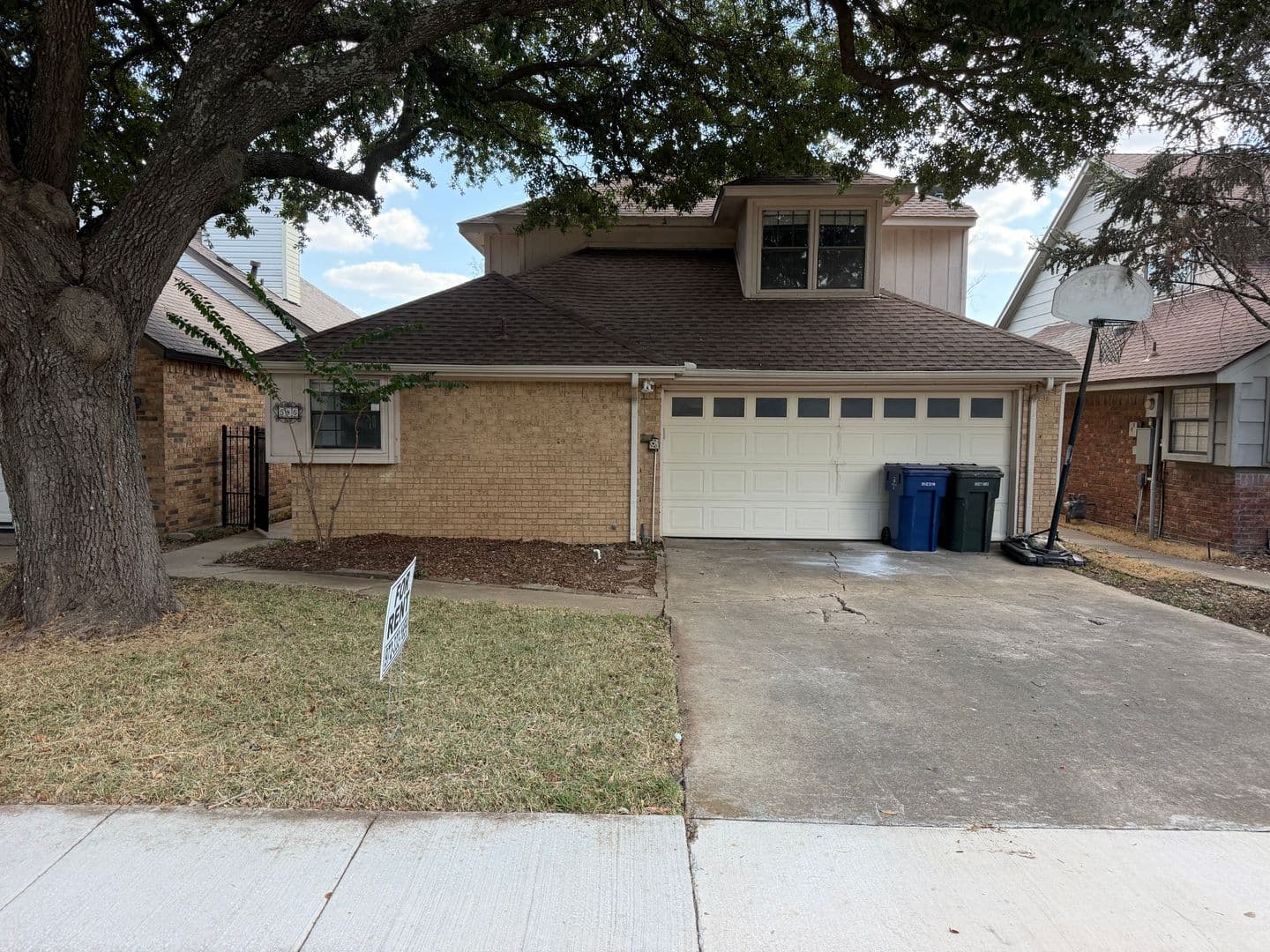 GARLAND House: 546 BRIARCLIFF DR