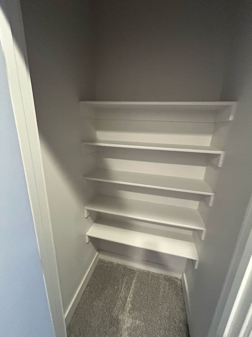 DALLAS Apartment: 212 STELLARIGA PL
