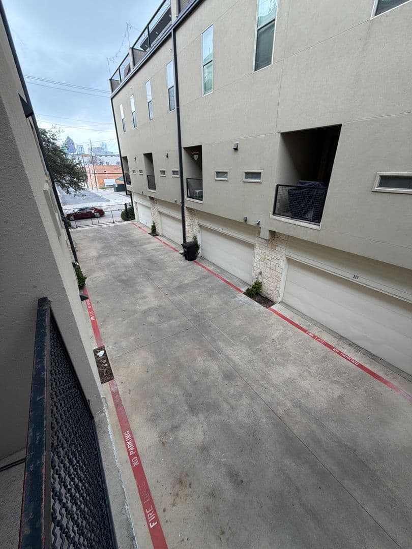DALLAS Apartment: 1600 N HASKELL