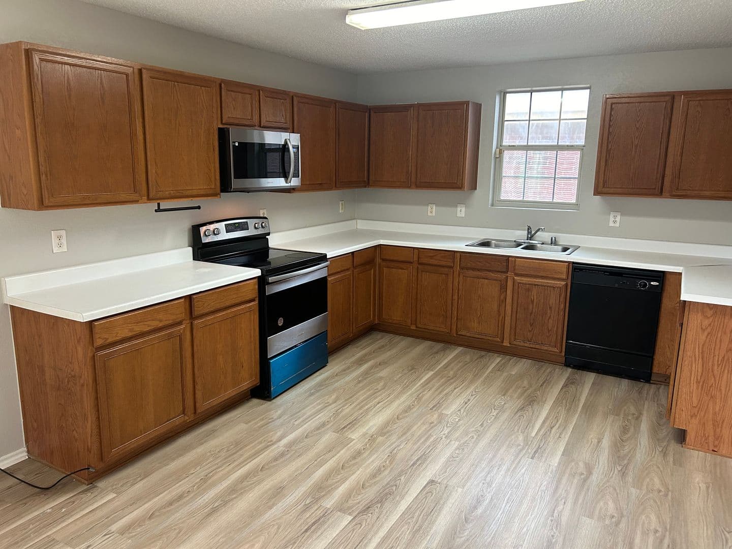 LANCASTER House: 1253 TALL GRASS DR