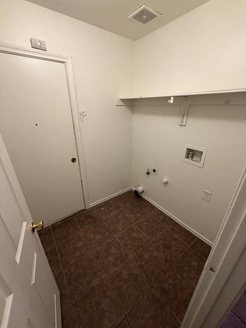 MESQUITE House: 1005 CHELSEA