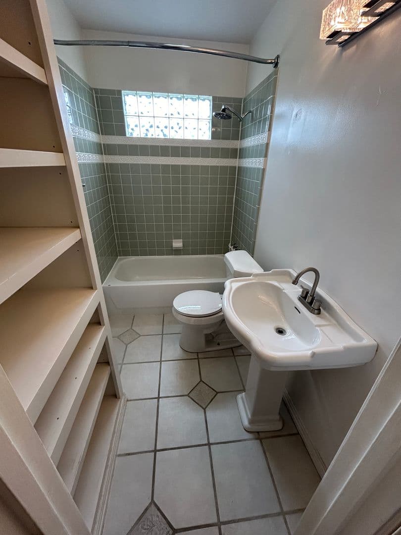 DALLAS House: 1255 SAN PATRICIO DR