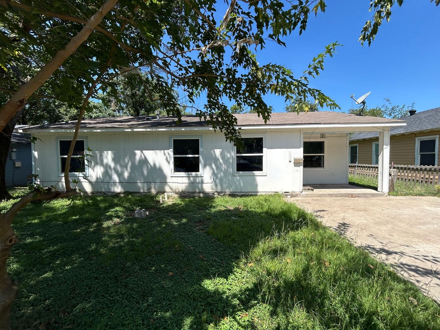 IRVING House: 525 THOMPSON ST