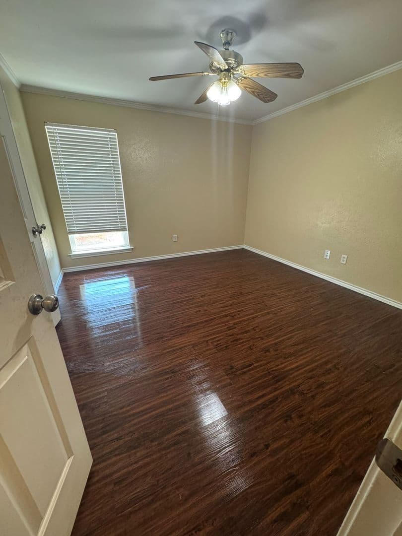 SACHSE House: 2412 RIDGEVIEW DR