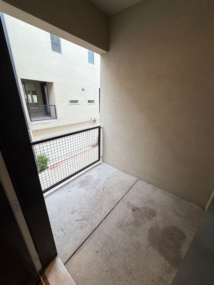 DALLAS Apartment: 1600 N HASKELL