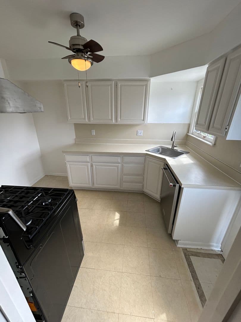 DALLAS House: 1255 SAN PATRICIO DR