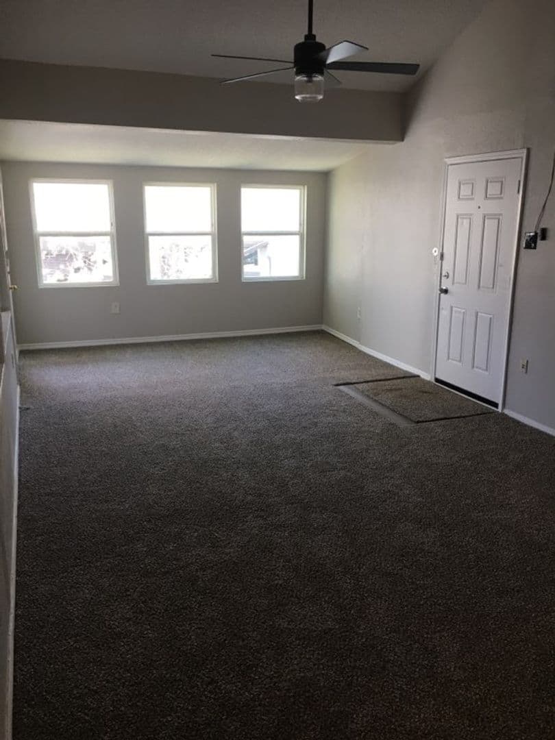 DALLAS House: 9696 WALNUT ST
