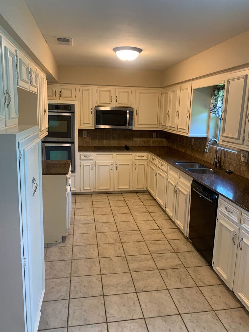 GARLAND House: 209 BELLMEADE DRIVE