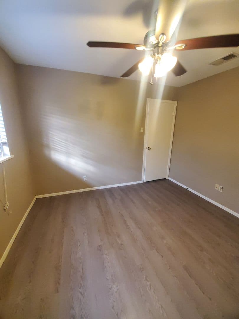 GARLAND House: 825 HUDSON DR