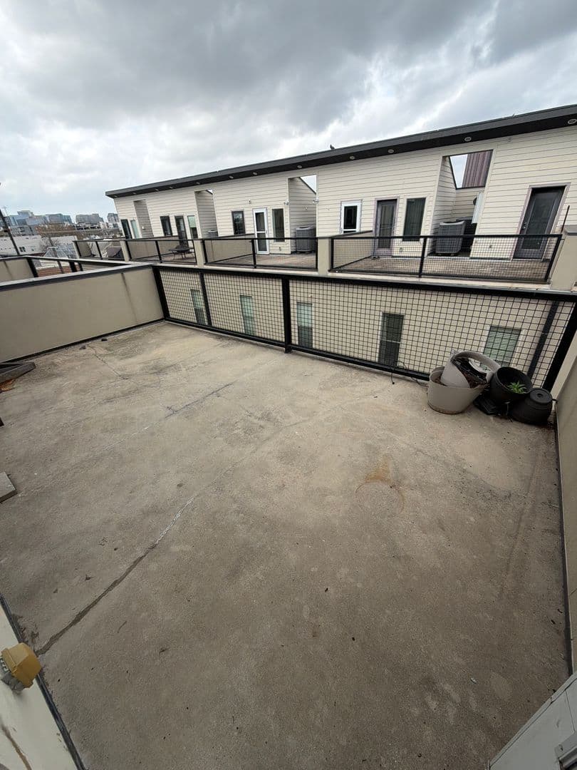 DALLAS Apartment: 1600 N HASKELL