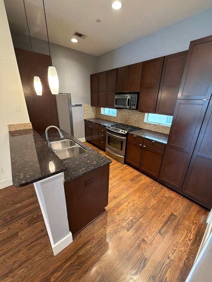 DALLAS Apartment: 1600 N HASKELL