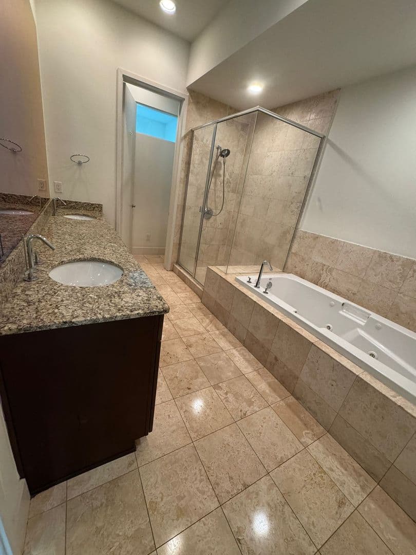 DALLAS Apartment: 1600 N HASKELL