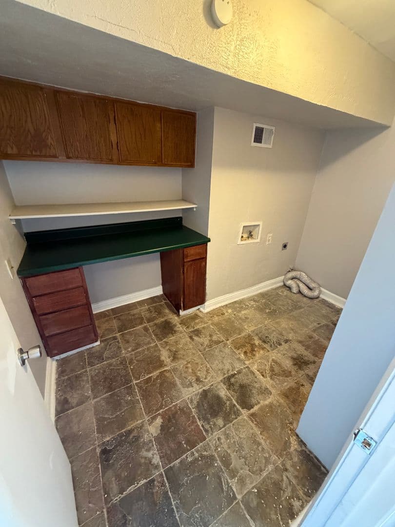DALLAS House: 5829 PHOENIX DR