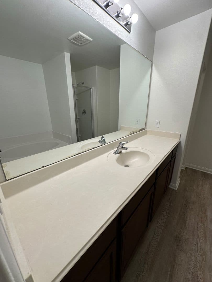 DALLAS House: 14112 INDIAN WELLS RD