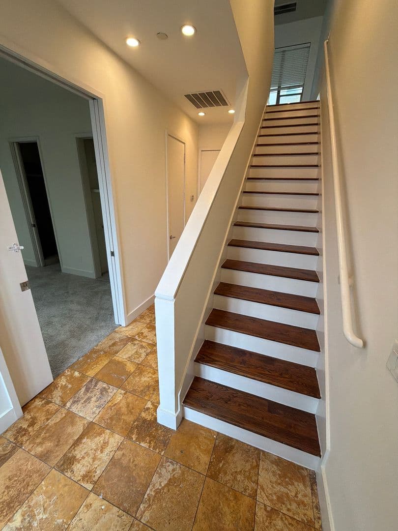 DALLAS Apartment: 1600 N HASKELL