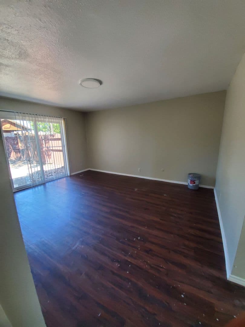 MESQUITE House: 3025 LAMBERT DR