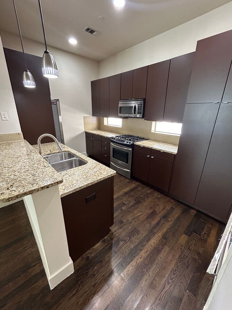 DALLAS Apartment: 1600 N HASKELL