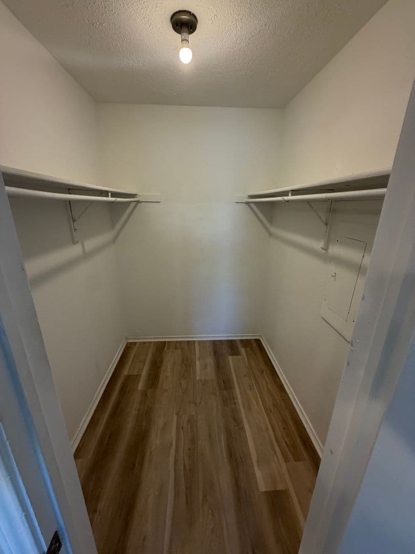 DALLAS House: 8109 SKILLMAN ST
