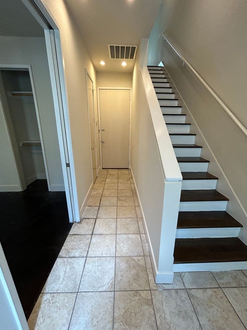 DALLAS Apartment: 1600 N HASKELL