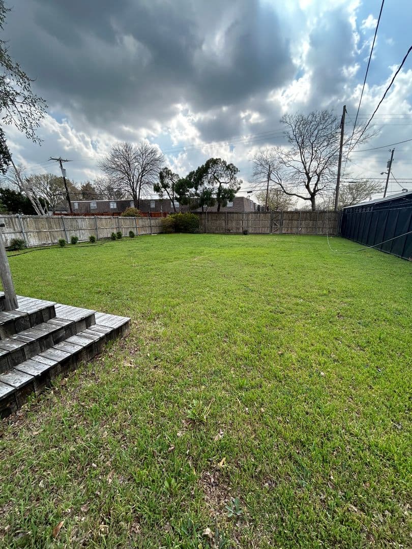 DALLAS House: 1255 SAN PATRICIO DR