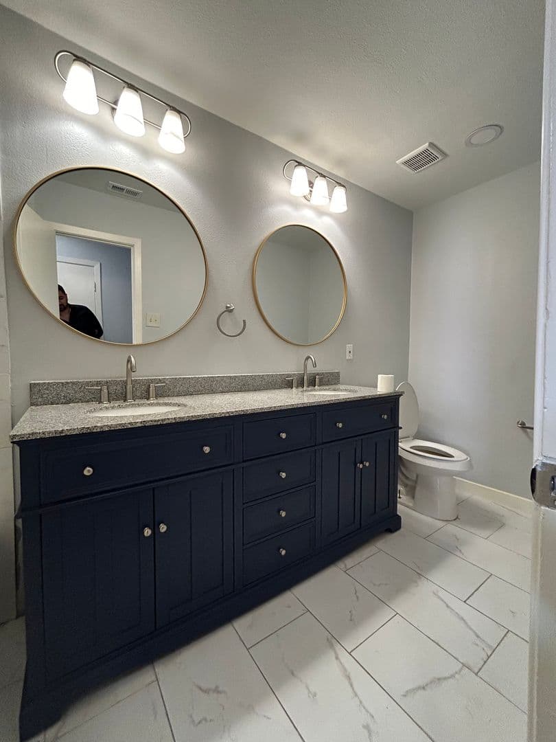 IRVING House: 2750  RIDGEWOOD ST