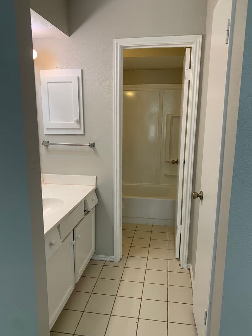 DALLAS House: 8109 SKILLMAN ST