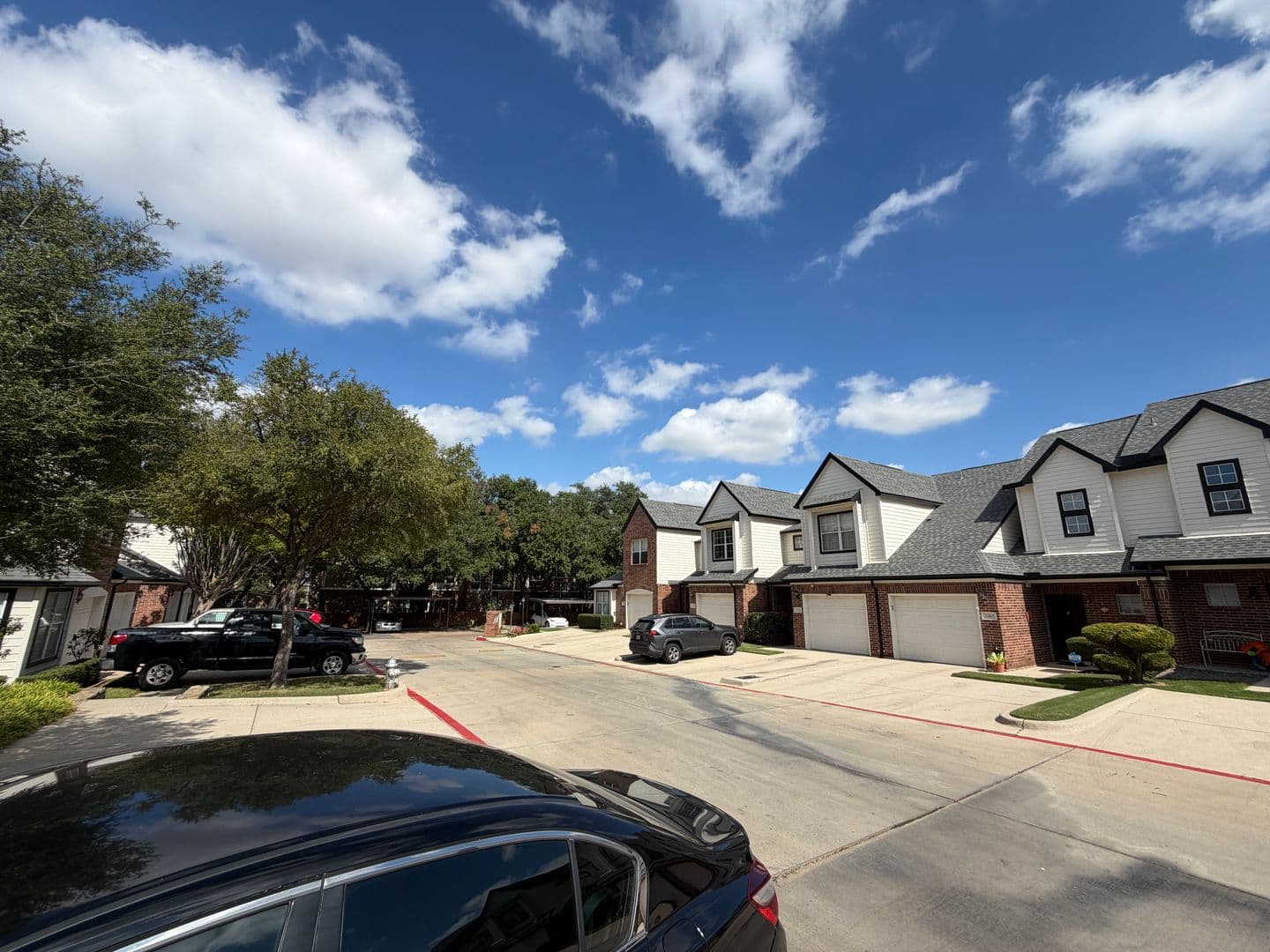 IRVING House: 2464 SOUTHCOURT CIR