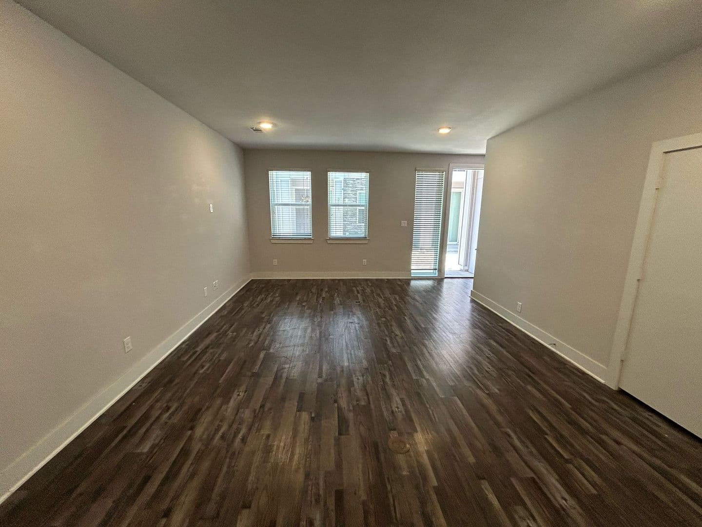 DALLAS Apartment: 212 STELLARIGA PL