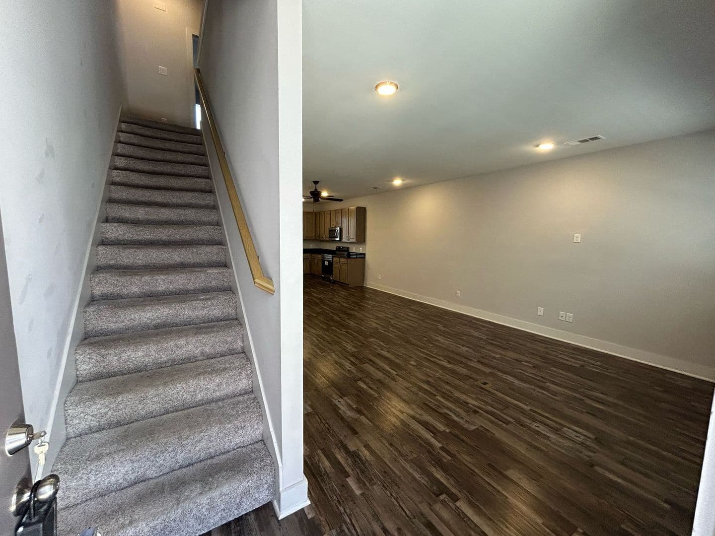 DALLAS Apartment: 212 STELLARIGA PL