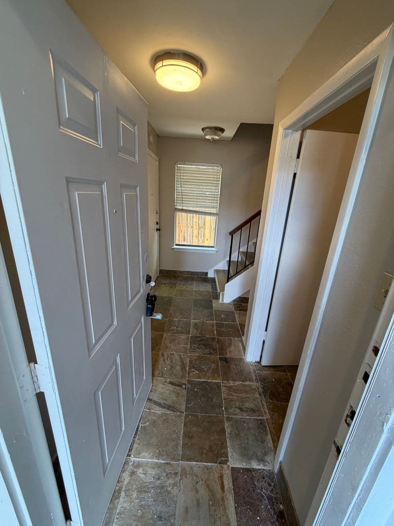 DALLAS House: 5829 PHOENIX DR