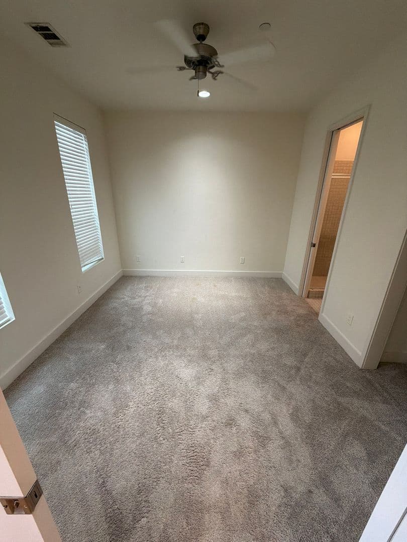 DALLAS Apartment: 1600 N HASKELL