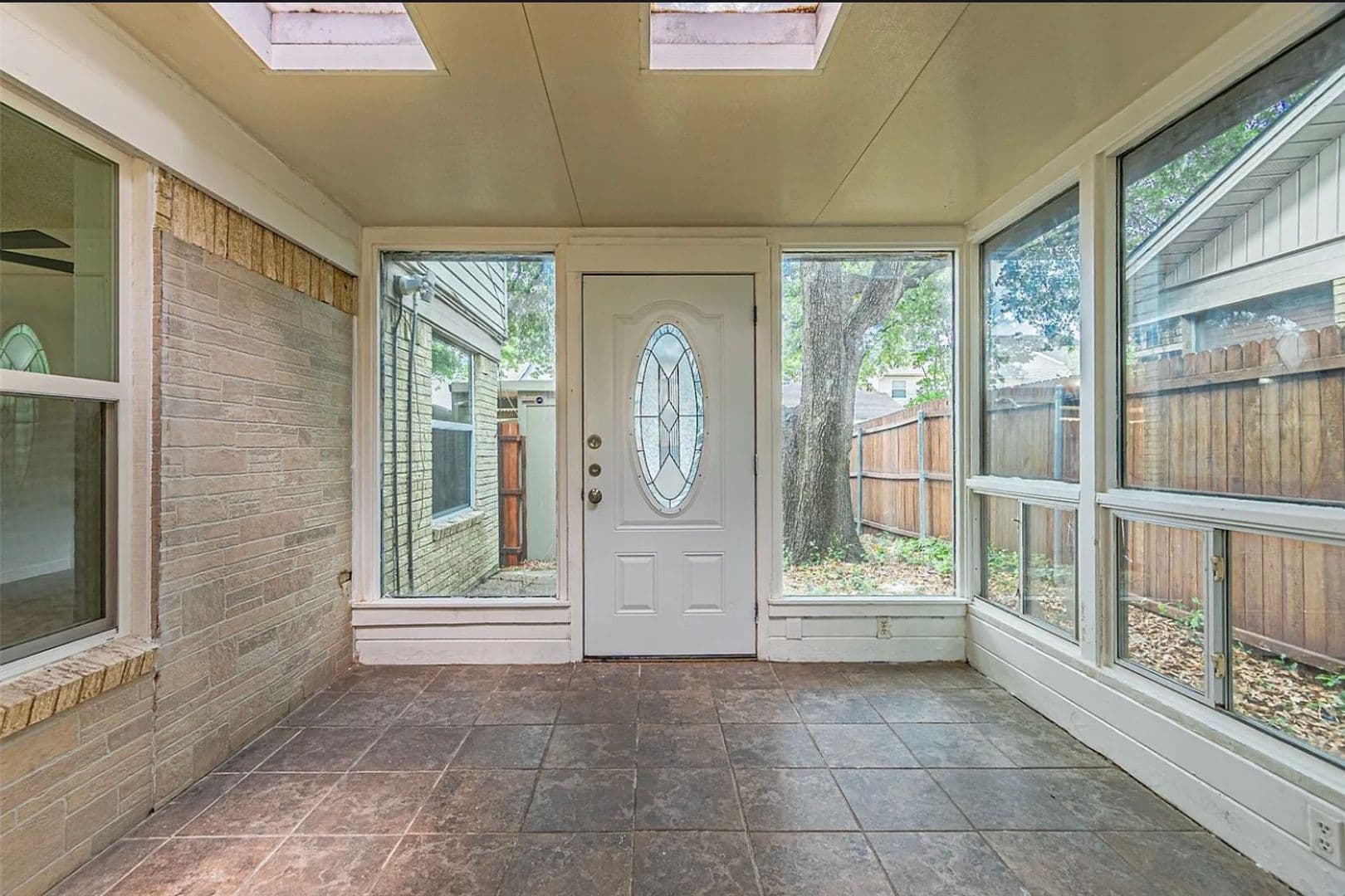 CARROLLTON House: 2008 CLUBRIDGE DR