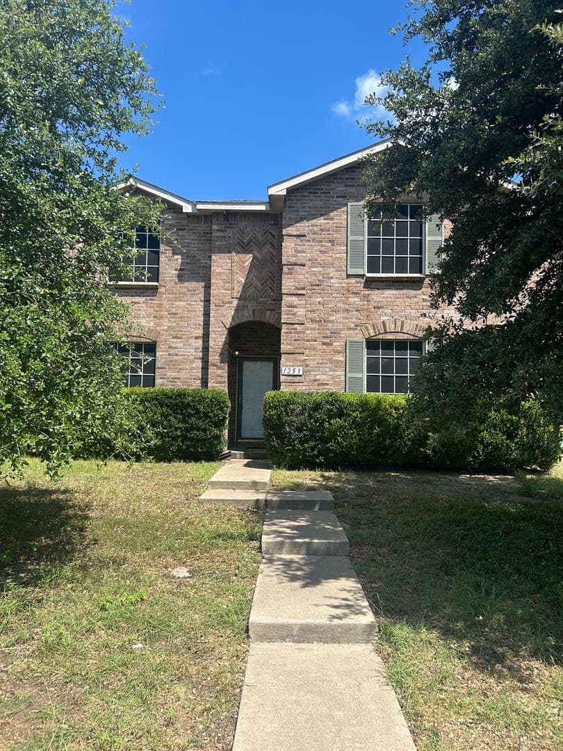 LANCASTER House: 1253 TALL GRASS DR