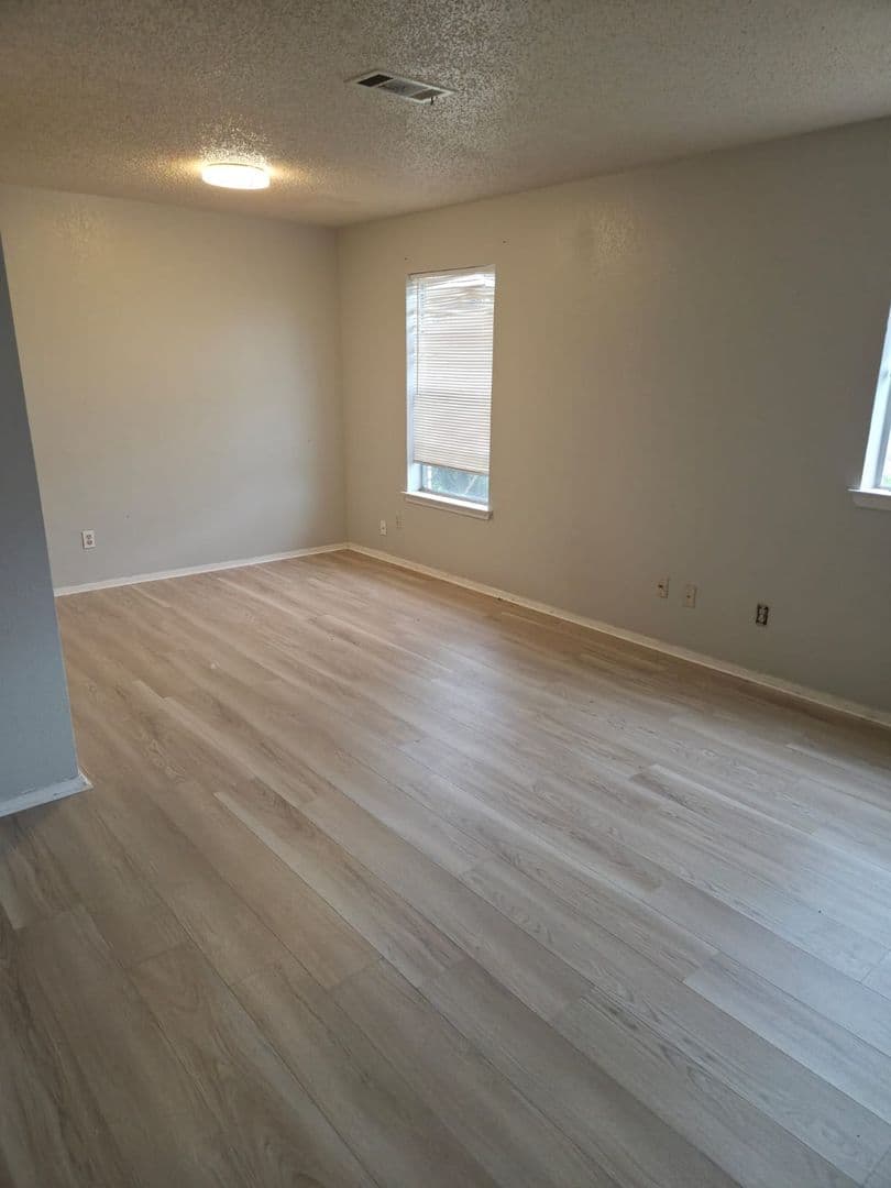 SACHSE Apartment: 5510 BROOKVIEW COURT