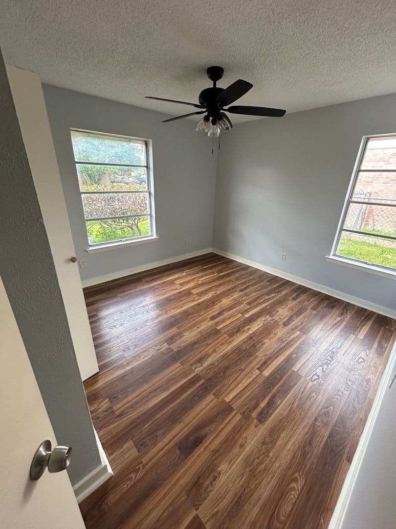 IRVING House: 2750  RIDGEWOOD ST