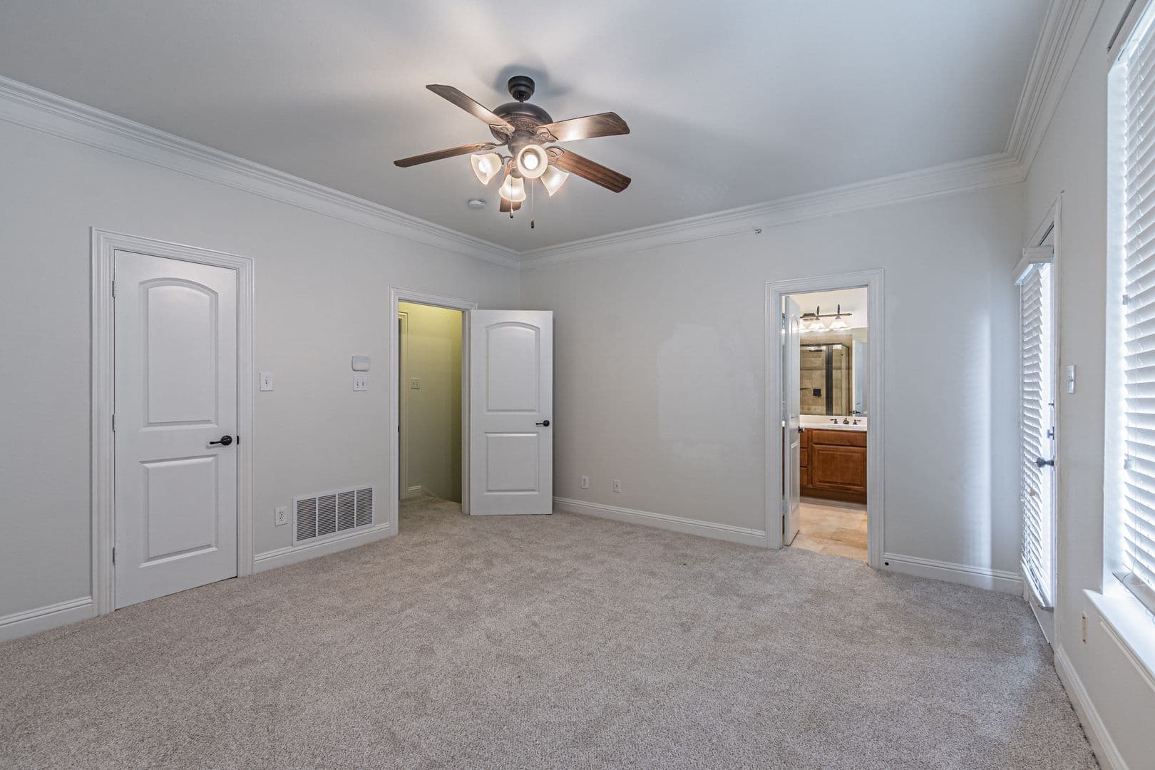 DALLAS Apartment: 2316  STUTZ DR