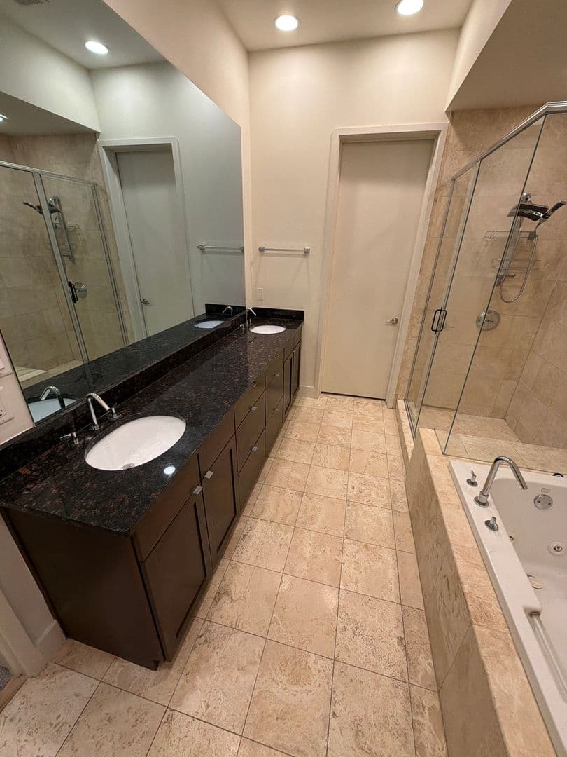 DALLAS Apartment: 1600 N HASKELL