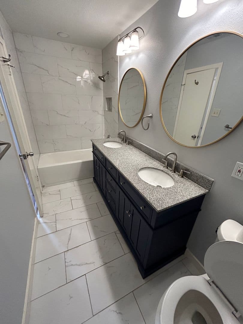 IRVING House: 2750  RIDGEWOOD ST