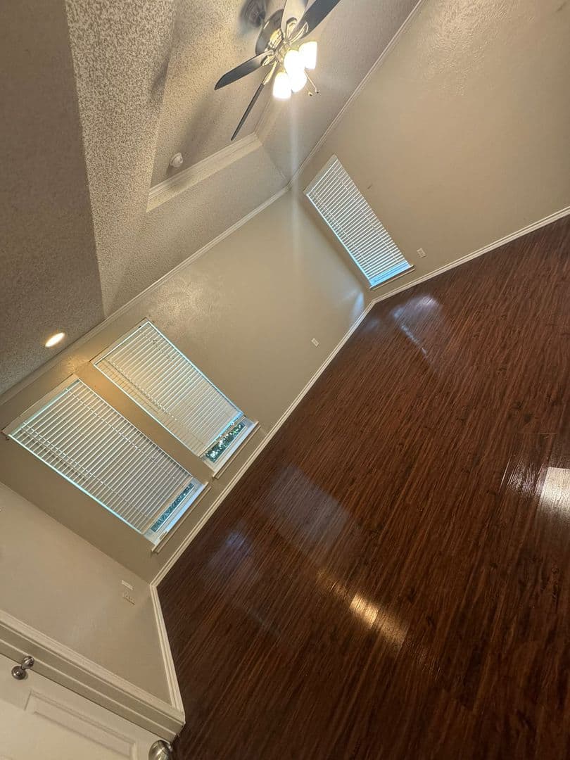SACHSE House: 2412 RIDGEVIEW DR